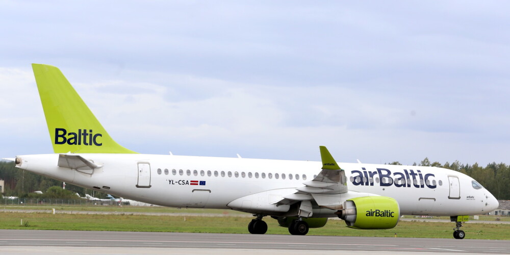 "airBaltic" lidmašīna pusceļā no Rīgas uz Spāniju maina maršrutu un nosēžas Francijā