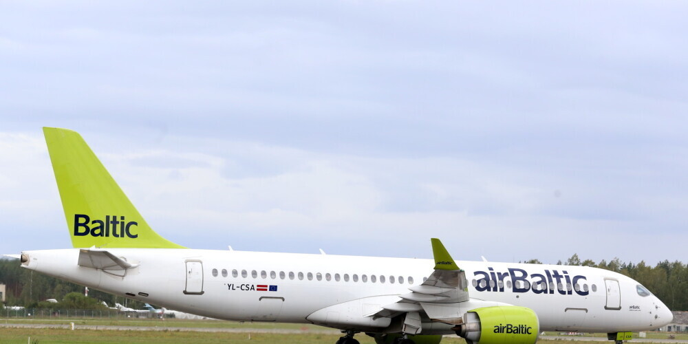 Рейс airBaltic из Риги в Испанию на полпути поменял маршрут и приземлился во Франции