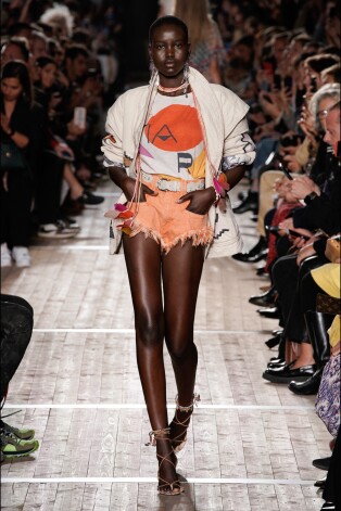 "Isabel Marant" pavasaris/vasara 2020 tērpu skate. Parīzes modes nedēļa