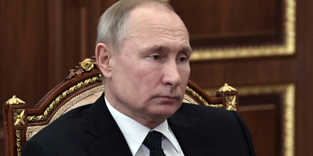 Krievijas likumdevēji rosina Putinu iecelt par mūža senatoru