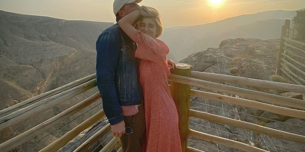 Отдыхающий в Омане Максим Виторган поделился романтичным фото с Нино Нинидзе