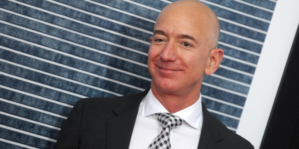 "Amazon" dibinātājs Džefs Bezoss par 165 miljoniem nopērk visdārgāko māju Kalifornijā