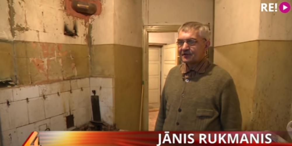 Пенсионер с особыми потребностями в Риге показал, какое жилище ему дало самоуправление