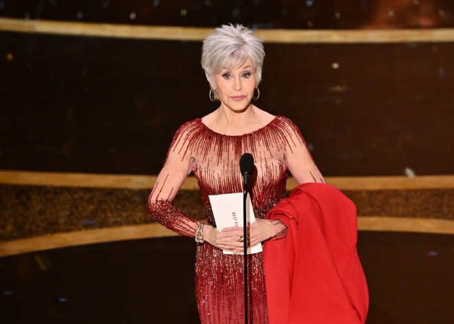 «Я больше не буду резать себя»: 82-летняя Джейн Фонда отказалась от пластических операций