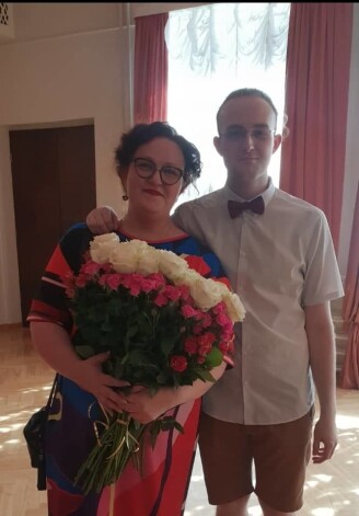 Izcilnieka mamma Ilona Bagele priecājās par atvases izlaidumu Daugavpils Valsts ģimnāzijā.