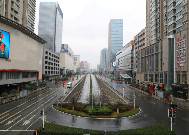 Hubei provincē aizliegta gandrīz visu transportlīdzekļu kustība