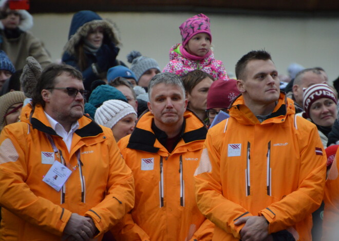 "Mums toreiz nozaga olimpisko čempionu emocijas," - Sandis Prūsis pēc bobslejistu zelta medaļu saņemšanas