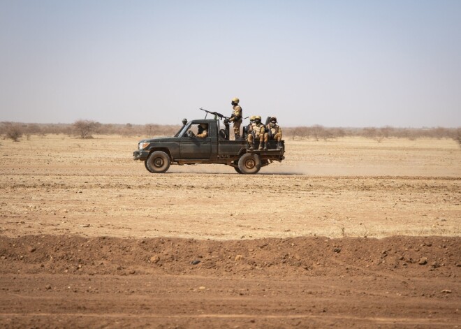 Uzbrucēji pie baznīcas Burkinafaso nogalinājuši 24 cilvēkus