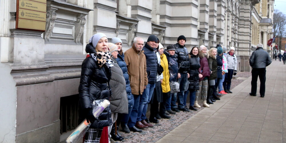 Savākti vismaz 26 500 paraksti par petīciju, pieprasot izdot Misāni Latvijai