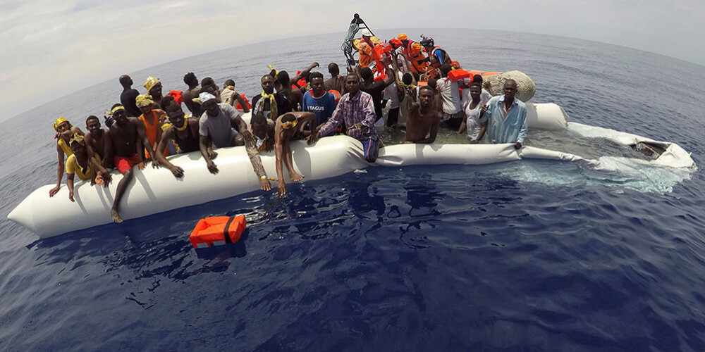 ES vienojas par jaunu karaflotes misiju Vidusjūrā