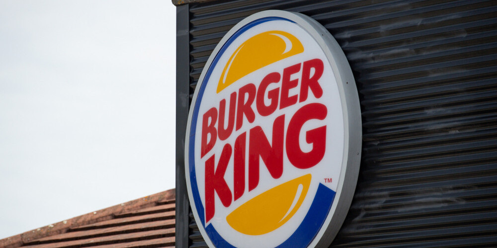 Burger King ir globāls ātras ēdināšanas restorānu tīkls, kura vadība atrodas Maiami—Deidas apgabalā, Floridā, ASV. Uzņēmums tika dibināts 1953. gadā ar nosaukumu Insta-Burger King. 1954. gadā, kad tas piedzīvoja finanšu grūtības, to iegādājās divi uzņēmēji un pārdēvēja pašreizējā nosaukumā. 2013. gada nogalē tika ziņots, ka uzņēmumam ir vairāk nekā 13 tūkstoši restorānu 79 valstīs, 66% restorānu atrodas ASV. Uzņēmuma piedāvāto produktu klāsts ir paplašinājies no burgeriem, frī kartupeļiem, sodas un kokteiļiem 1954. gadā līdz lielākam, daudzveidīgākam produktu piedāvājuma kopumam.