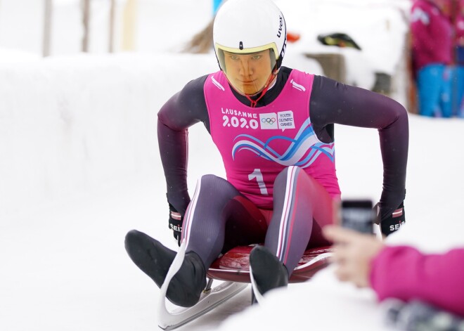 Kamaniņu braucējs Bērziņš pasaules junioru čempionātā izcīna sudrabu