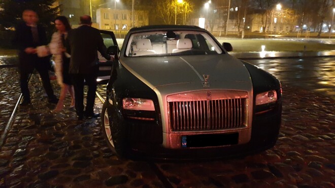 Pēc CSDD pieejamajiem datiem, šis Rolls-Royce Ghost vidēji mēnesī nobrauc vien ap 50 kilometriem.