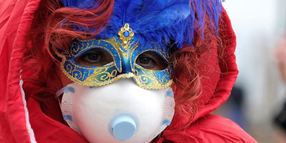 Koronavīrusa dēļ pārtraukts Venēcijas karnevāls; reģions slēdz skolas, muzejus un tirgus