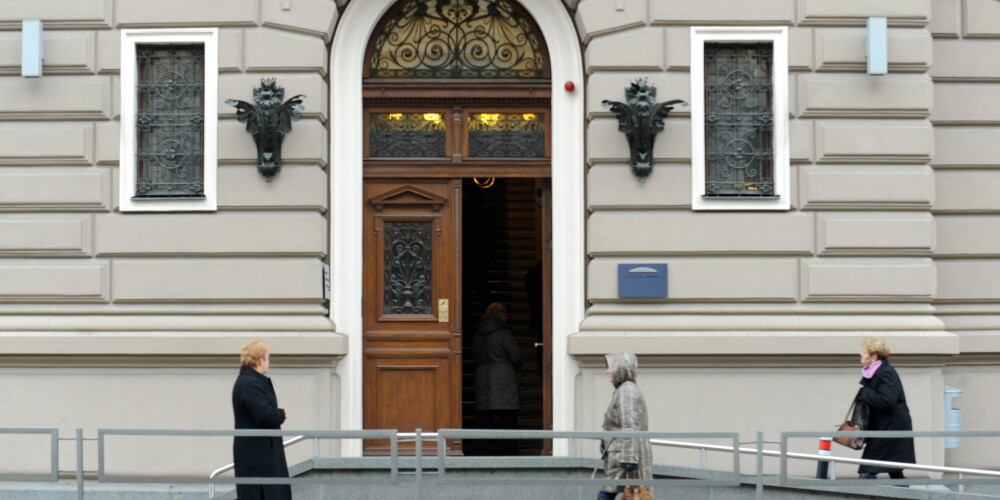 Koalīcija vēl vērtēs Kāļa un Zariņas kandidatūras amatiem Latvijas Bankas vadībā