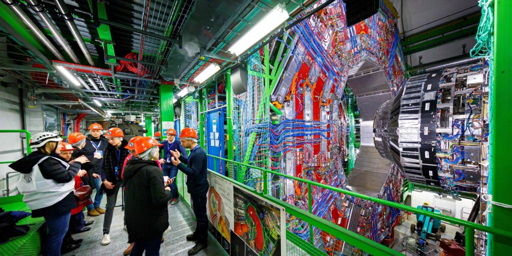 Eiropas kodolpētījumu organizācija (franču: Organisation Européenne pour la Recherche Nucléaire, angļu: European Organization for Nuclear Research), plašāk pazīstama kā CERN, ir starptautiska organizācija, kas nodarbojas galvenokārt ar daļiņu fizikas pētījumiem. Atrodas uz Francijas un Šveices robežas, galvenais birojs atrodas Merēnā, Ženēvas kantonā. 1954. gada 29. septembrī to dibināja 12 Eiropas valstis.