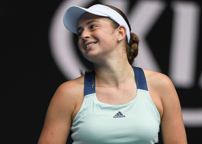 Ostapenko ar Dabrovski iekļūst Dohas WTA "Premier" dubultspēļu ceturtdaļfinālā