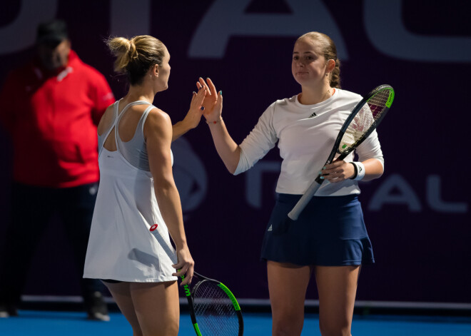 Ostapenko ar Dabrovski sasniedz Dohas turnīra dubultspēļu finālu