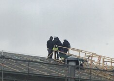 Фото: спустя нескольку месяцев после трагедии на крыше Минфина снова не соблюдают правила?