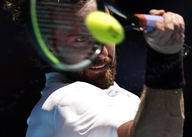 Gulbis "Challenger" turnīru Francijā turpina ar panākumu