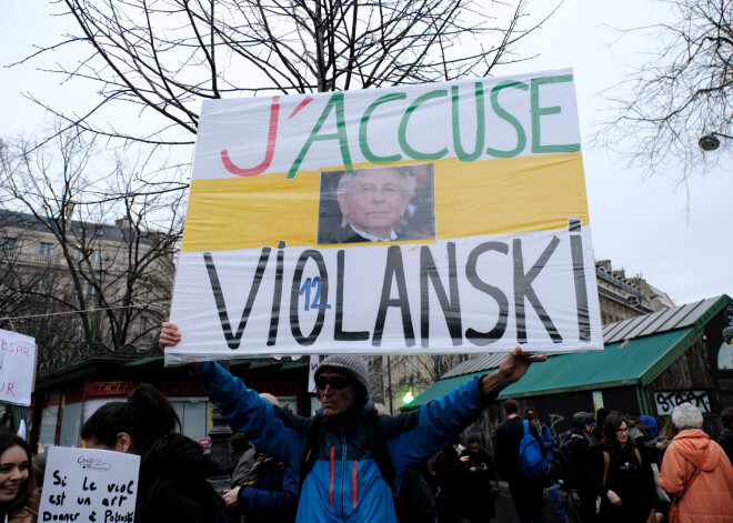 Polaņskim piešķir "Cēzaru" labākā režisora kategorijā; sieviešu tiesību aizstāvji protestē