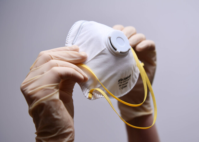 “Nedod, Dievs, esmu slima - vecāki mani norok” Latvietes piedzīvotais pēc atgriešanās no koronavīrusa skartās Itālijas