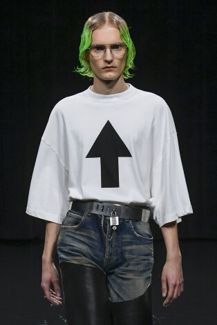 "Balenciaga" rudens/ziema 2020 sieviešu mode. Parīzes modes nedēļa
