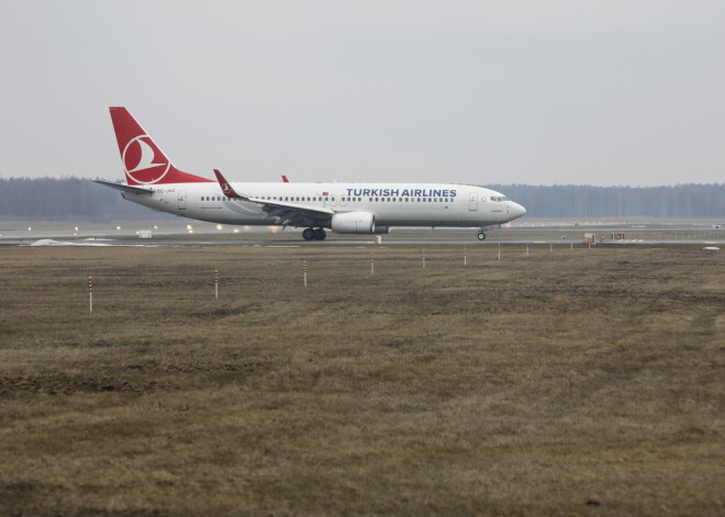 Vairāki ar inficēto irāni kopā lidojušie nav apzināti viņu pašu atsaucības trūkuma dēļ