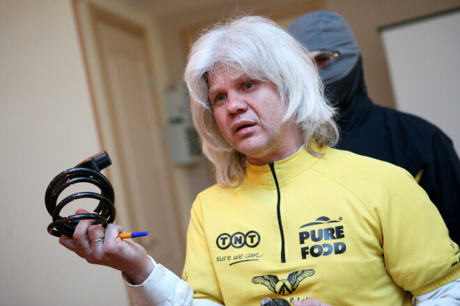 Oļegs Stoļarovs: „Galva dunēja, asinis spēcīgi tecēja. Piecēlos, un devāmies prom, jo negribēju, lai šis vīrietis uzbrūk arī bērniem”.