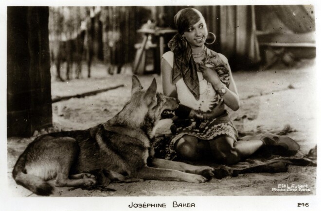 Dziedātāja Džosefīne Beikere . 1925. gads