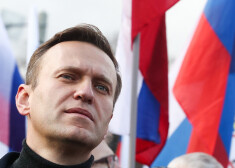 Konti nobloķēti Navaļnijam, viņa sievai, bērniem un vecākiem, kā arī Ždanovam, Ždanova sievai un vecākiem.