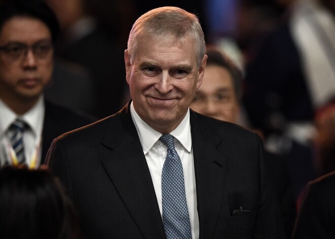 Kļuvis zināms par pilnīgi nepiedodamu britu prinča Endrū rīcību