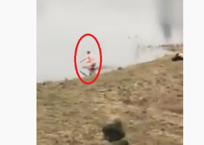 Видео: в Даугавпилсе замечен первый в этом году нудист