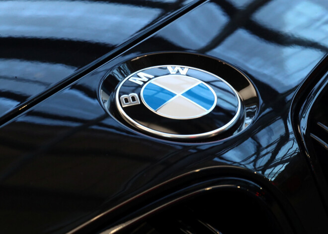 BMW veicis izmaiņas uzņēmuma logotipā