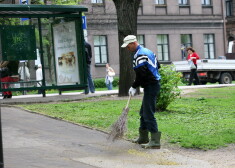 В Риге началась весенняя уборка улиц