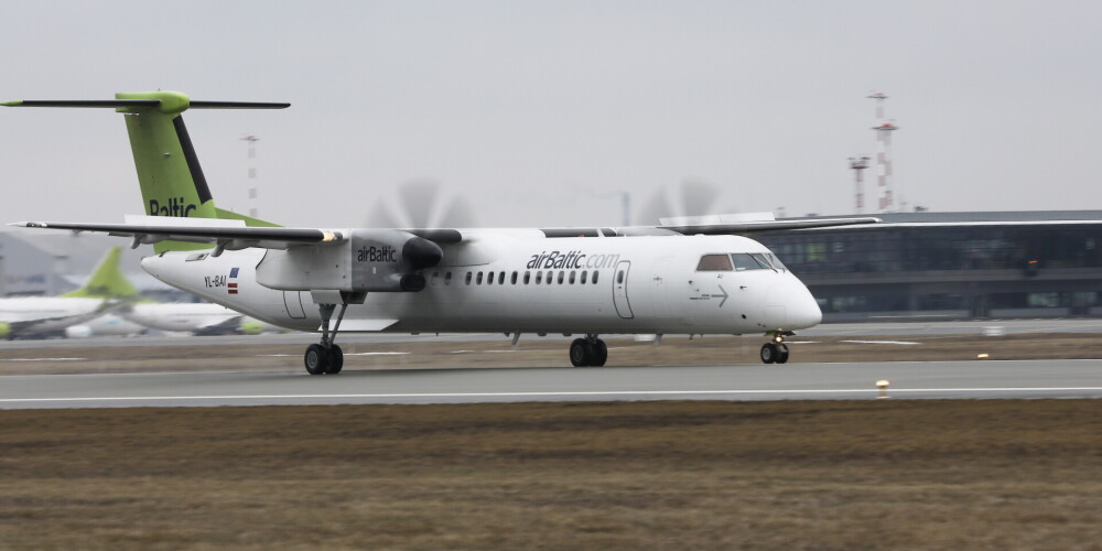 В связи с коронавирусом airBaltic отменила еще 90 рейсов и сокращает количество посадочных мест