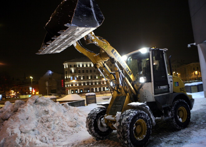 Bezsniega ziemas dēļ Rīgā ietaupīti miljoniem eiro