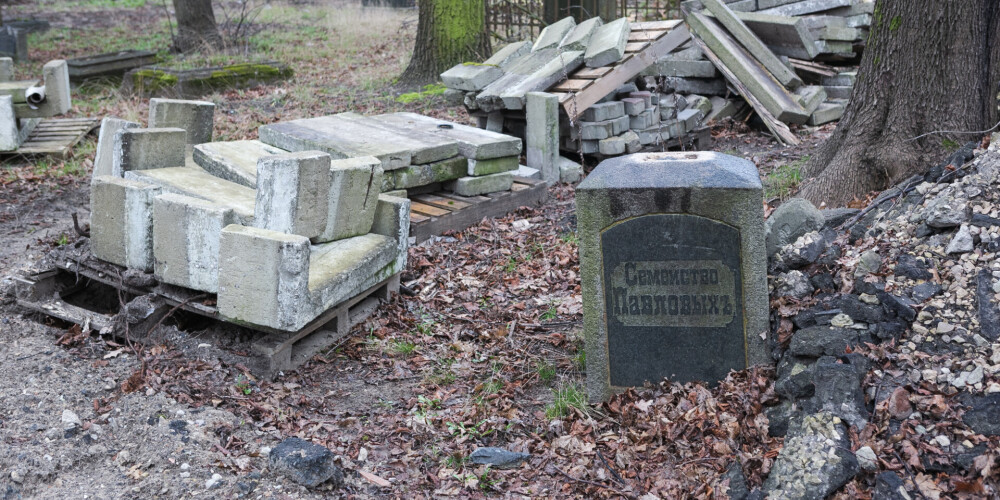 FOTO: novārtā pamesta daudzu ievērojamu rīdzinieku atdusas vieta - Pokrova kapi