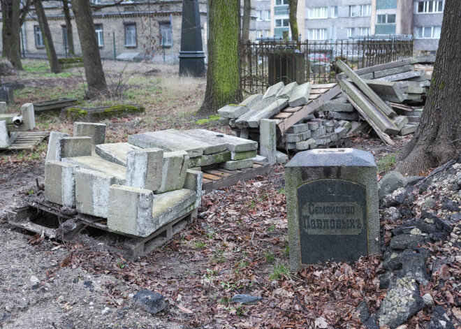 FOTO: novārtā pamesta daudzu ievērojamu rīdzinieku atdusas vieta - Pokrova kapi