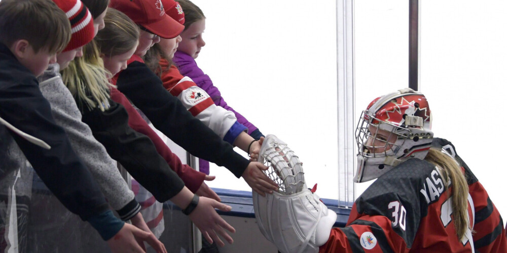 Koronavīrusa dēļ atcelts pasaules čempionāts hokejā sievietēm