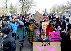 Sieviešu solidaritātes gājiens.