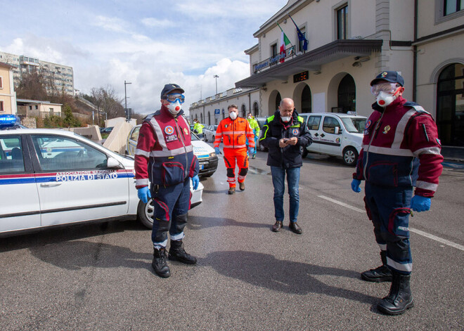 "Covid-19" turpina pļaut dzīvības Itālijā; mirušo skaits Eiropā pārsniedzis 500