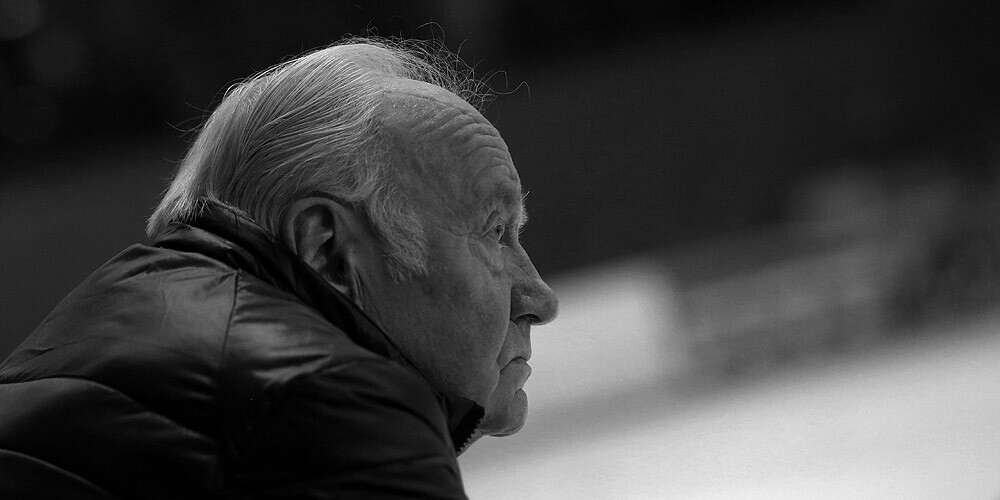 79 gadu vecumā mūžībā devies ilggadējais Latvijas hokeja izlases doks Jānis Kvēps