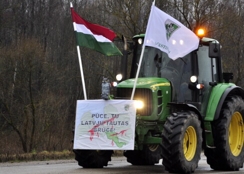 Mēneša sākumā simtiem traktoru un cilvēku visā Latvijā protestēja pret administratīvi teritoriālo reformu
