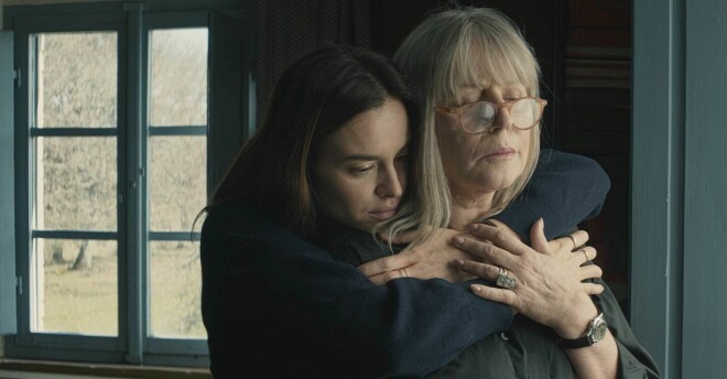 Кася Смутняк (в роли дочери) и Кристина Янда (в роли матери) в фильме "Вечер в Тоскане"