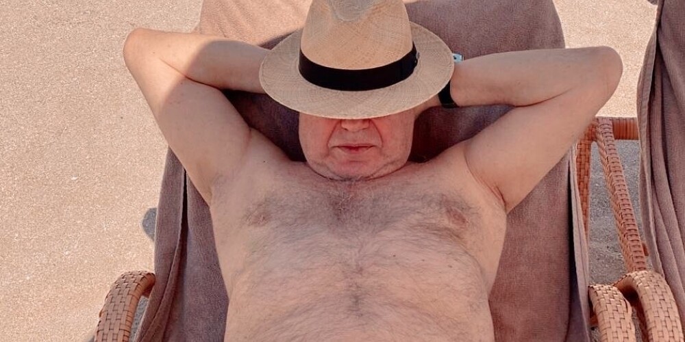 "Легкая эротика!": Евгений Петросян показал голый торс на отдыхе с молодой женой