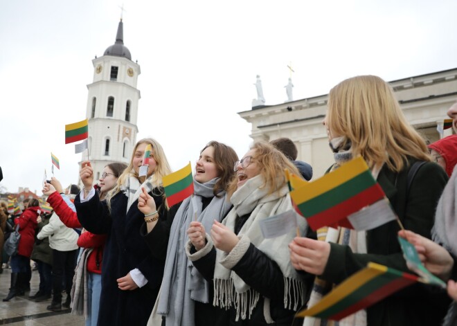 Lietuvā aptur visu izglītības, kultūras, sporta iestāžu un izklaides vietu darbību