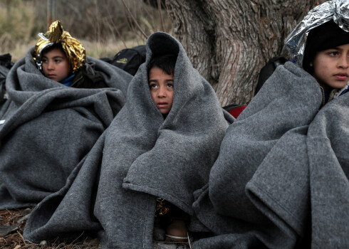 Septiņas valstis piekritušas uzņemt 1600 bērnus no Grieķijas migrantu nometnēm