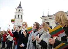 Правительство Литвы постановило на две недели закрыть школы, запрещаются поездки в некоторые страны