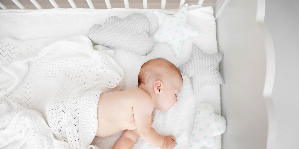 Kā uzlabot mazuļa miegu – bērnu gultas, ik vakara rituāli, miega higiēna un citi padomi